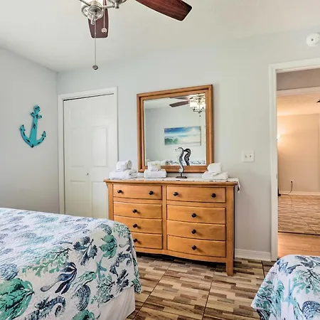 St Augustine Island Home With Patio, Walk To Beach!